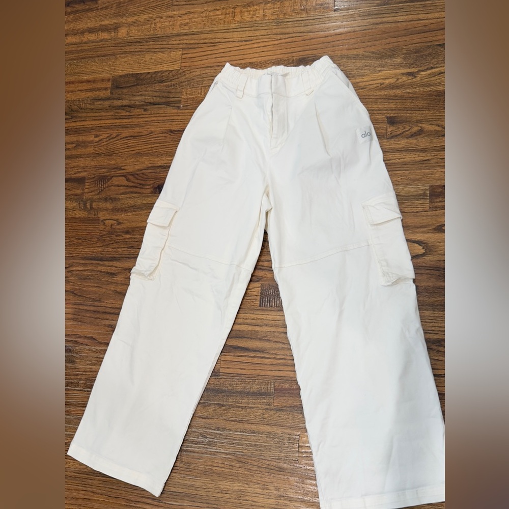 ALO Yoga Off-White Cargo Pants